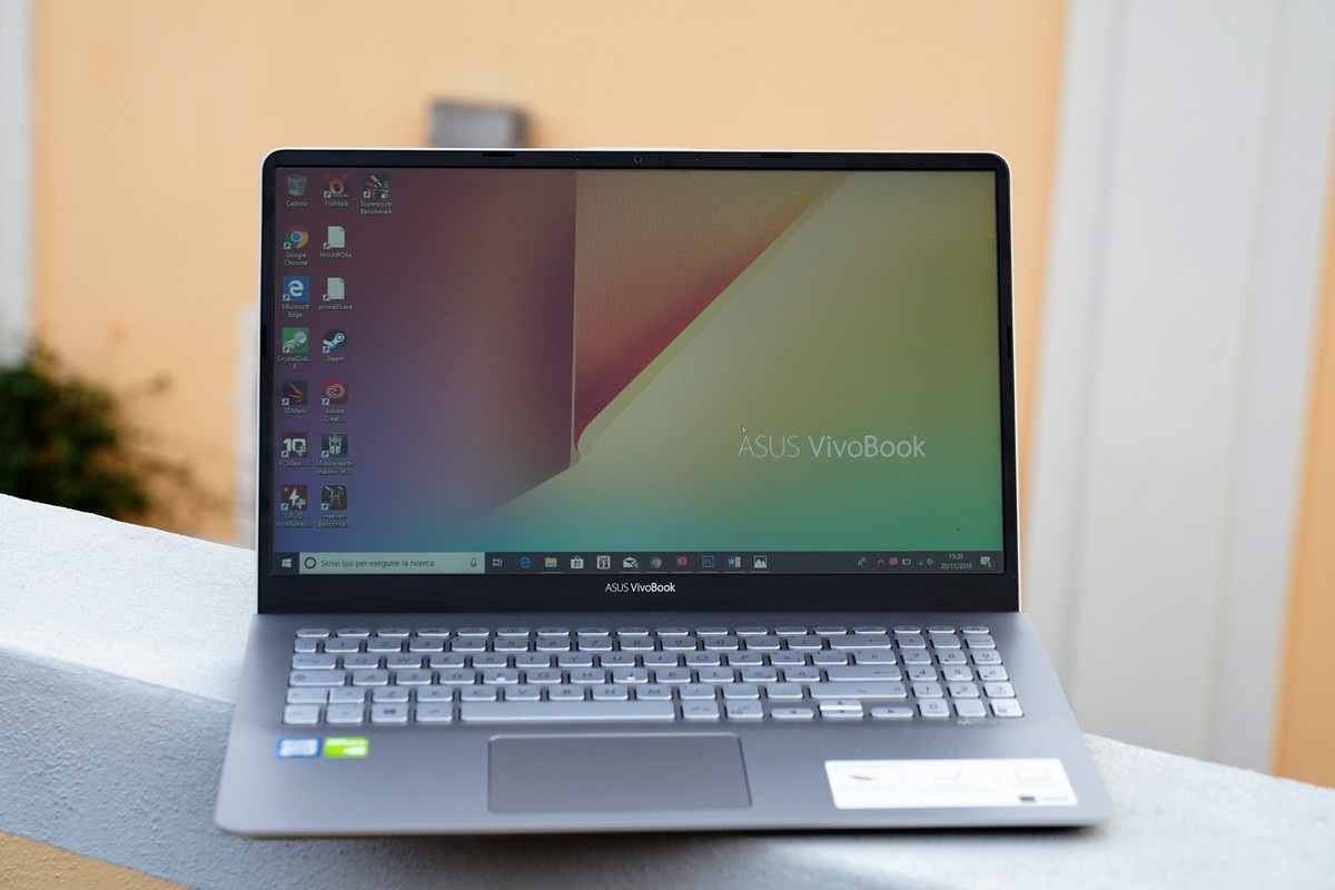 RECENSIONE ASUS Vivobook S15, tanta autonomia e buone prestazioni