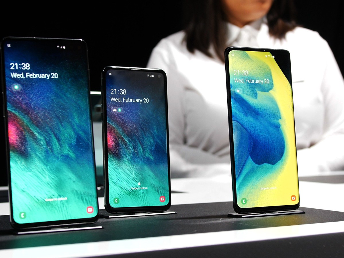 Galaxy s10 дисплей. Samsung Galaxy Note 10 OLED display. Дисплей супер амолед самсунг с10. Samsung Note 10 Lite vs s10e. Дисплей самсунг галакси 10 ноте.