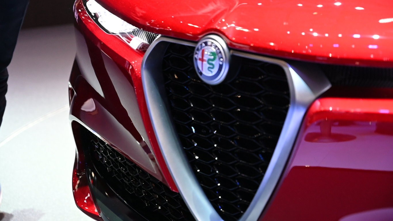 Alfa Romeo Tonale, un nuevo teaser que muestra el interior y el frontal del SUV