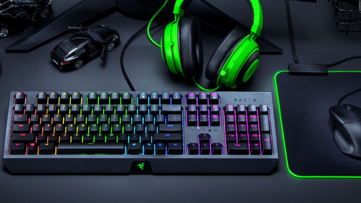 Pacchetto Gaming Sentry - Cuffie, Tastiera QWERTY, Mouse E Altoparlanti Con LED RGB