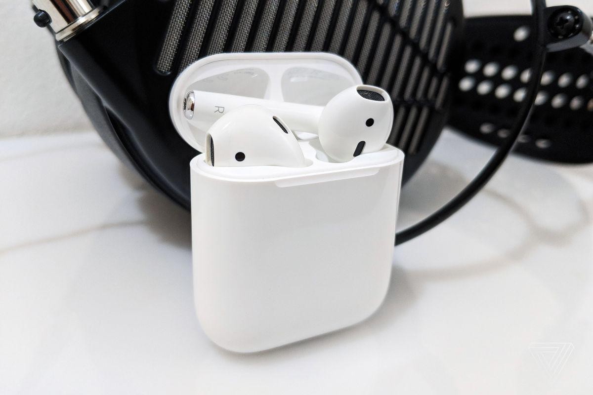 Auricolari Apple AirPods 2 in offerta su eBay al miglior prezzo di
