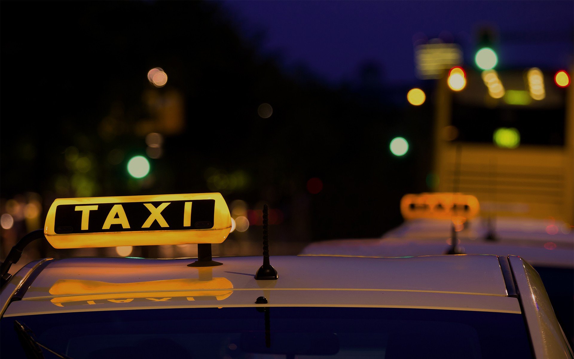 Taxi A Milano, In Arrivo 450 Nuove Licenze. 150 Per Turni Notte E ...