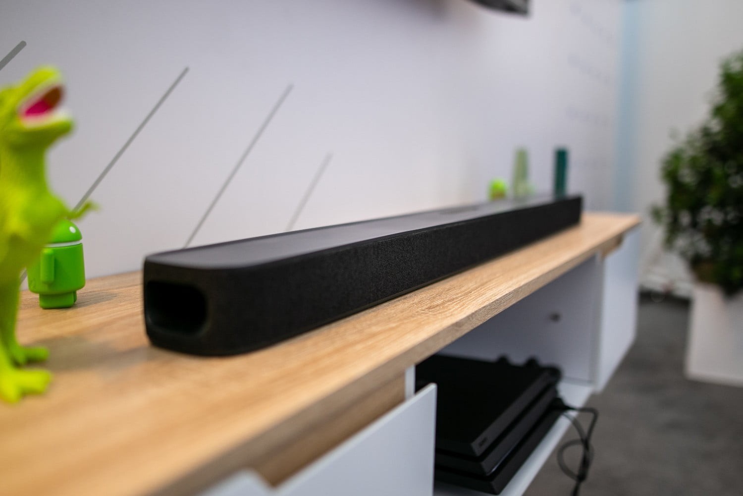 JBL Link Bar soundbar con Android TV disponibile a 399 dollari