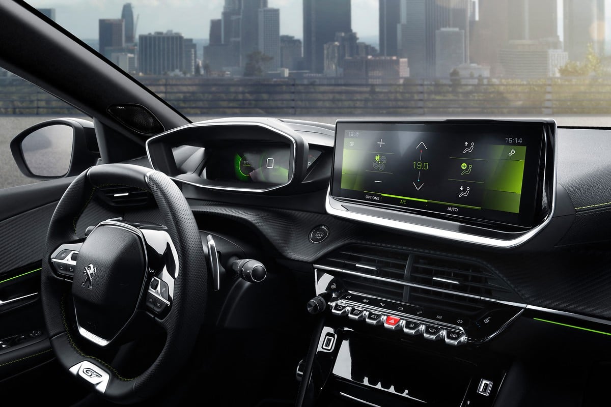 Nuova Peugeot 2008: interni, dimensioni e infotainment del SUV