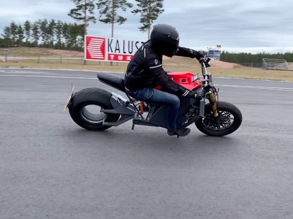 Rmk e2 electric motorcycle clearance