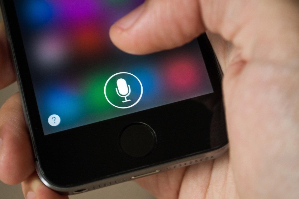 Siri è l'assistente vocale più usato, alla pari con Assistente