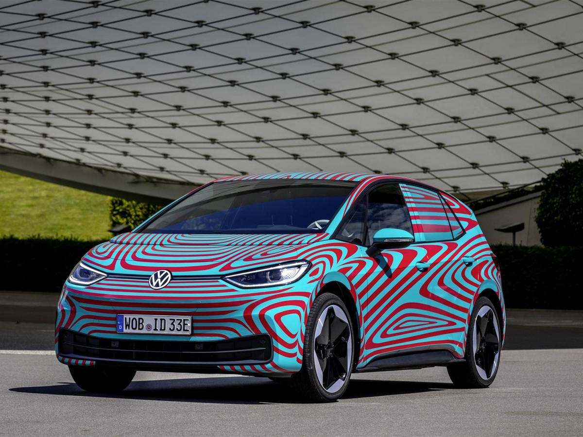 Volkswagen ID.3: 30.000 preordini per l'elettrica, in attesa della  presentazione 