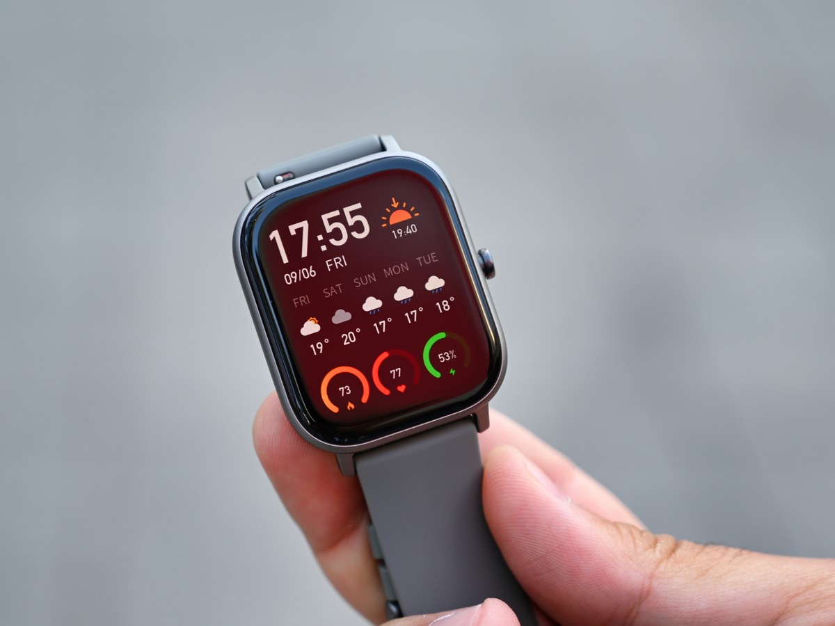 Elegante smartwatch ibrido con ECG: offerta TOP su