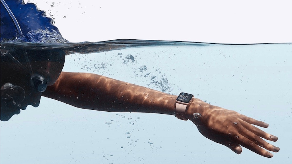 Smartwatch e smartband: come sapere se resistono all'acqua