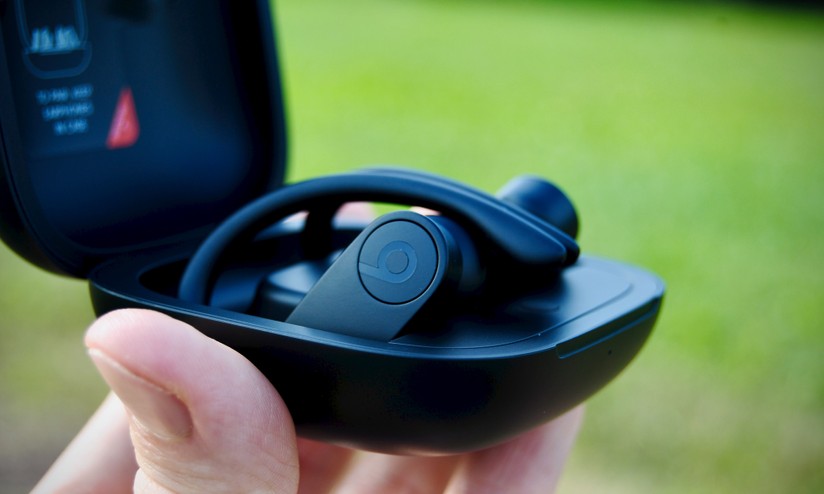 Powerbeats Pro un nuova class action contro Apple per problemi di