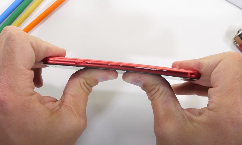 Iphone Se Quanto E Resistente Risposta Nel Video Test Assieme Al Teardown Hdblog It