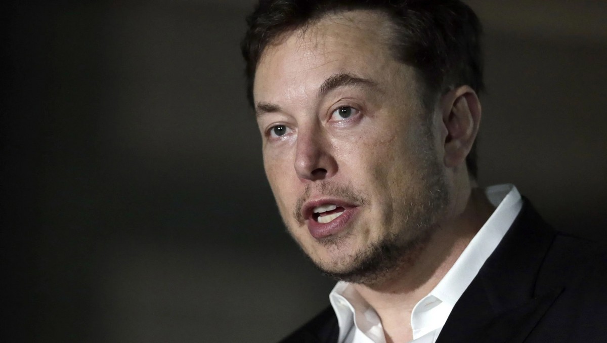 Elon Musk attempted to sell Tesla to Apple