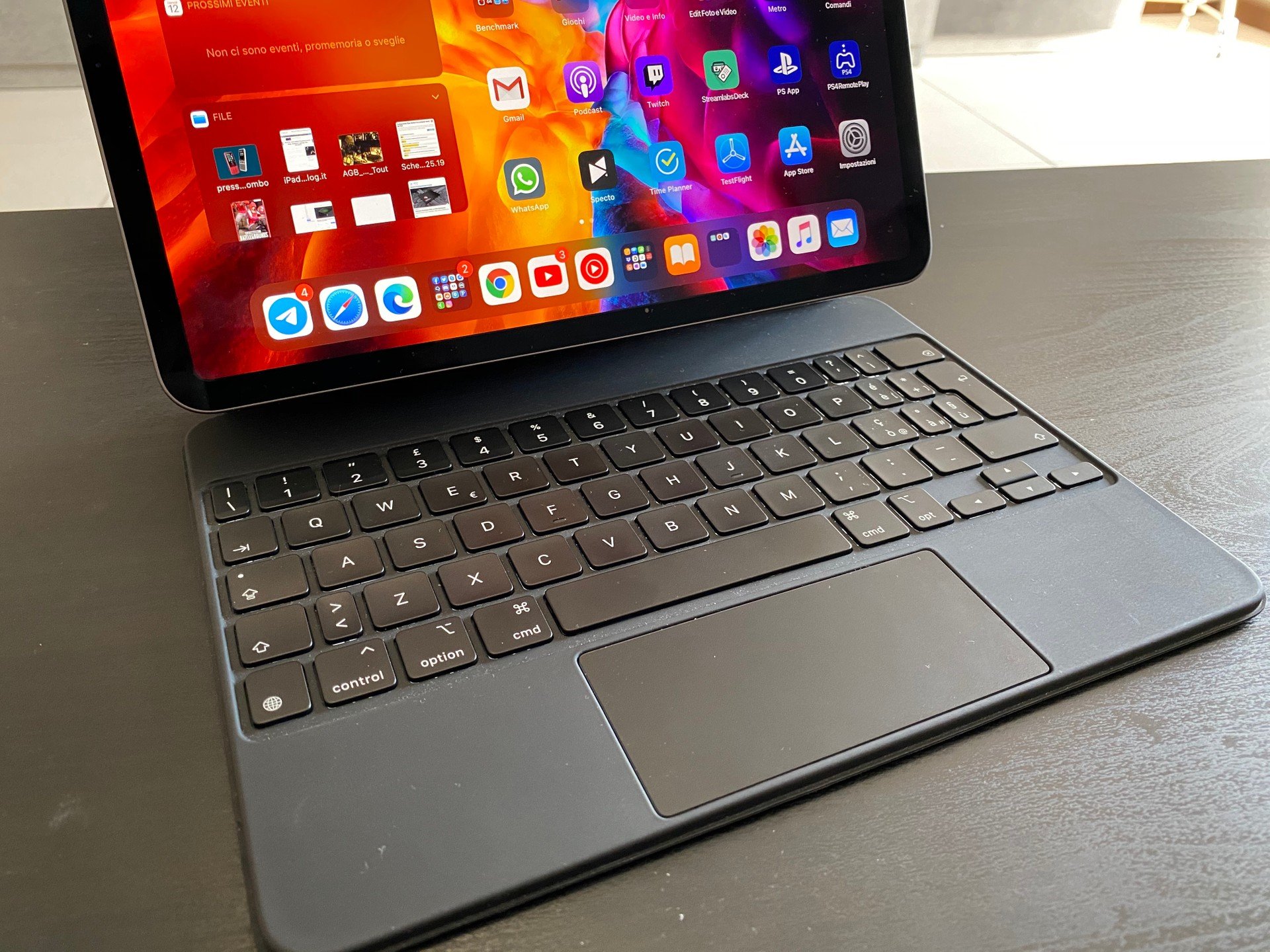 Recensione Magic Keyboard per iPad Pro: perchè comprarla e perchè non  comprarla 