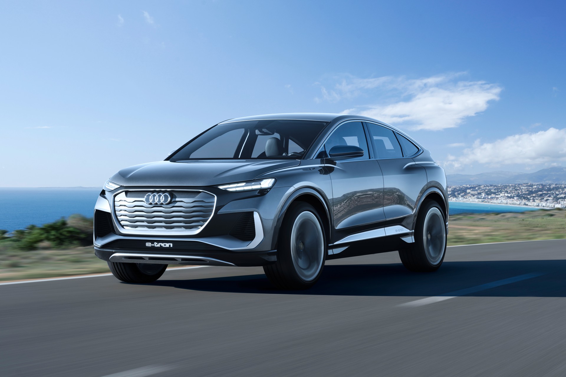 Audi Q4 Sportback E-tron Concept: SUV Coupé Elettrico Con 450 Km Di ...