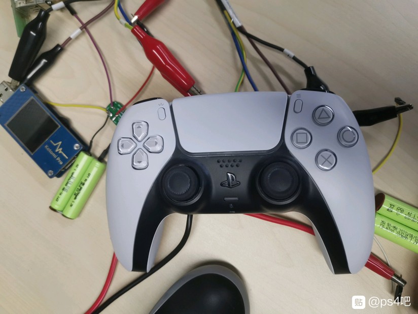 DualSense smontato: ecco com'è fatto dentro il controller di PS5