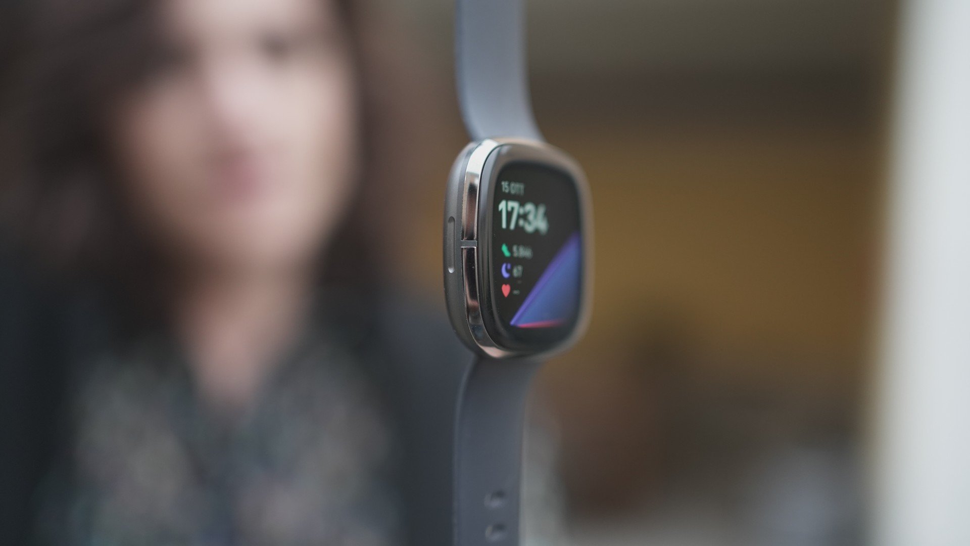 Fitbit Sense e Versa 3, allarme batteria: un firmware per risolvere e buono di 50 dollari