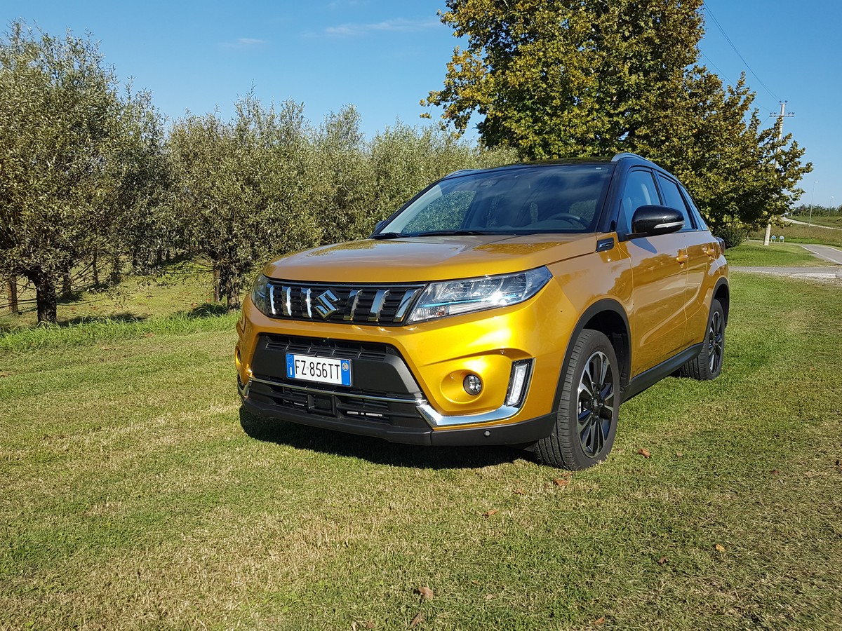 Suzuki Vitara Hybrid prova su strada 