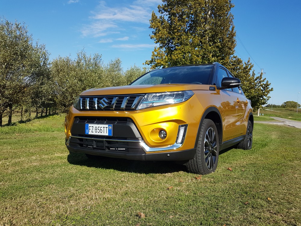 Suzuki Vitara Hybrid prova su strada 