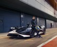 McLaren Elva: gustiamocela in azione a Silverstone con alla guida Lando Norris