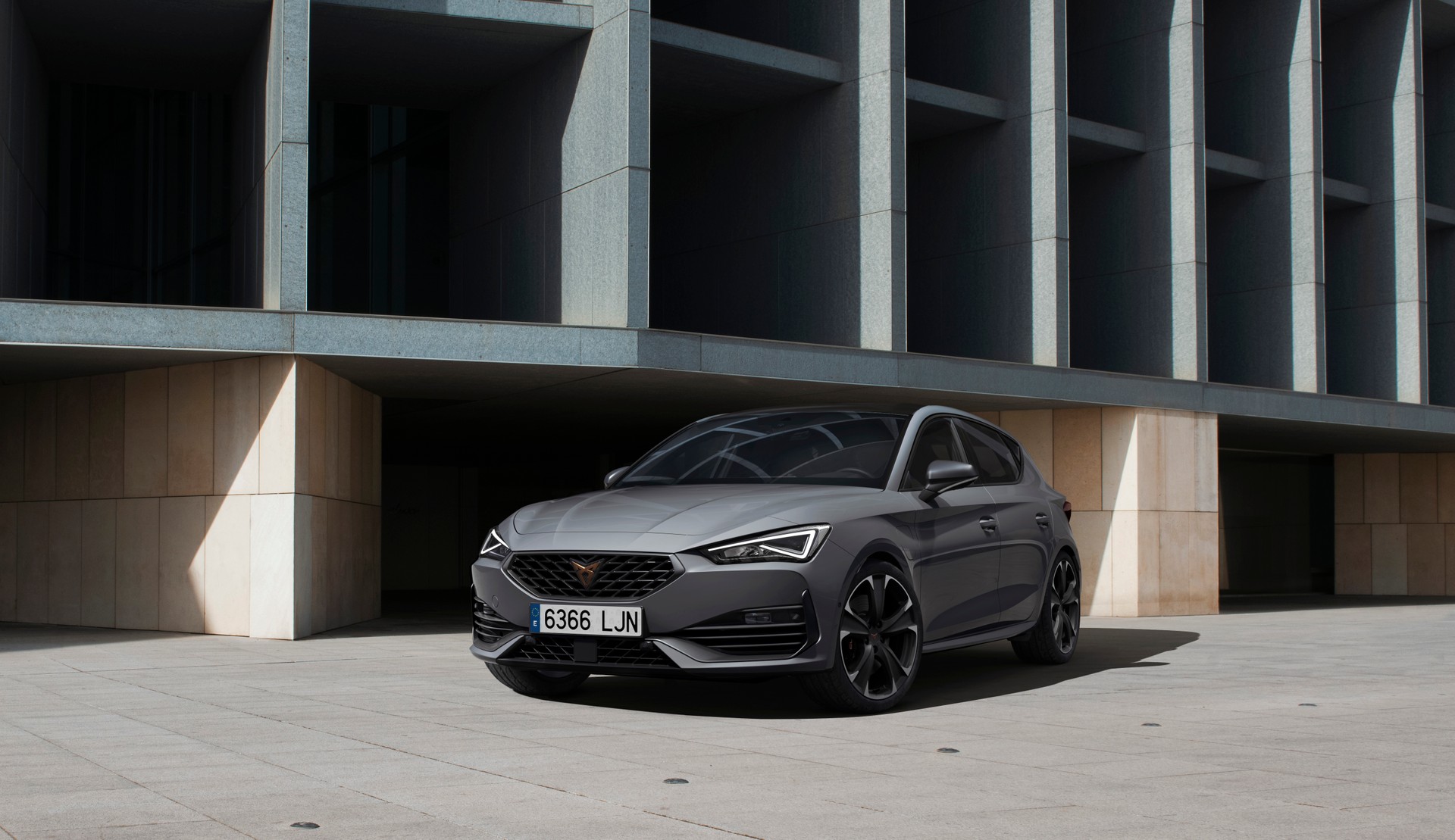 CUPRA, arriva a listino la Leon e-HYBRID da 204 CV 