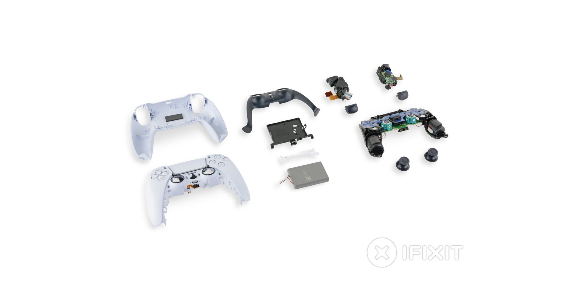 PS5, il DualSense smantellato da iFixit: buone e cattive notizie 
