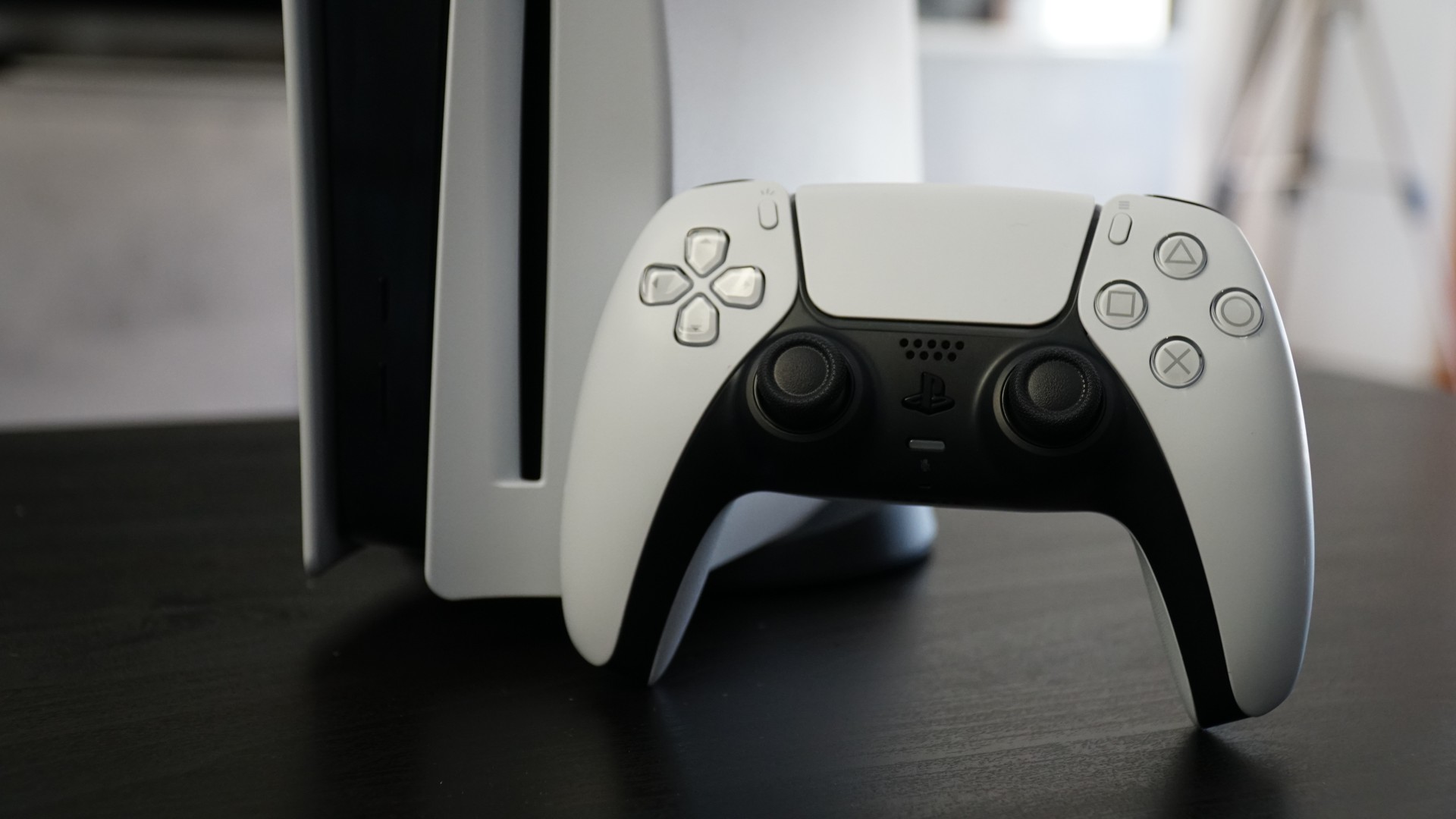 Pronti per Natale i due controller “pro” per PlayStation 4