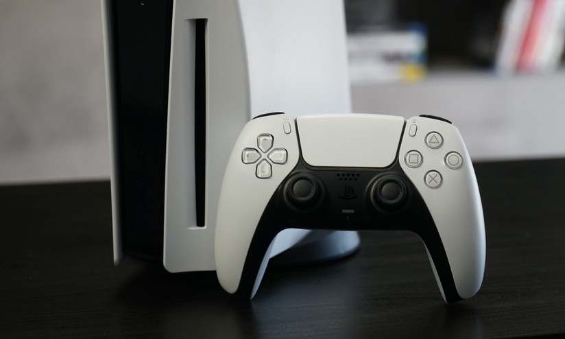 Il controller DualSense della PS5 è compatibile con PC e smartphone Android  (video e foto)