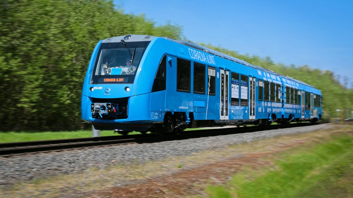 Inaugurato il treno a levitazione magnetica più veloce al mondo: viaggia a  600 km/h