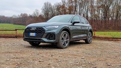 Audi Q5: solo mild-hybrid. Prova 40 TDI da 204 CV ibrida diesel con luci OLED | Video