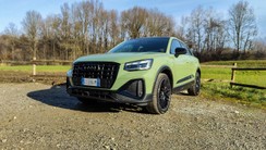 Nuova Audi Q2: restyling 2021, resta il diesel e la trazione integrale | Video