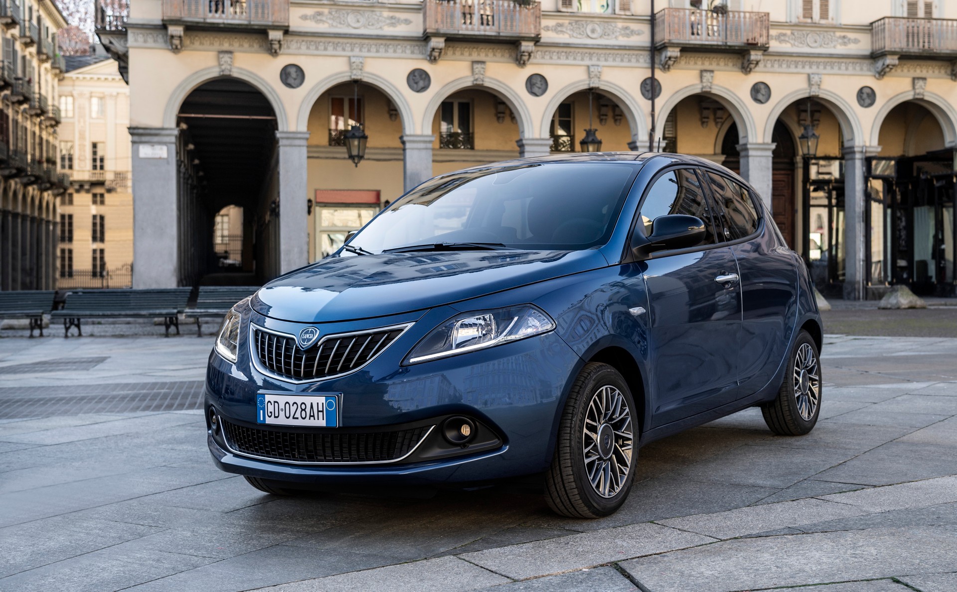 Lancia, la nuova Ypsilon sarà anche elettrica. Dal 2024 sul mercato europeo