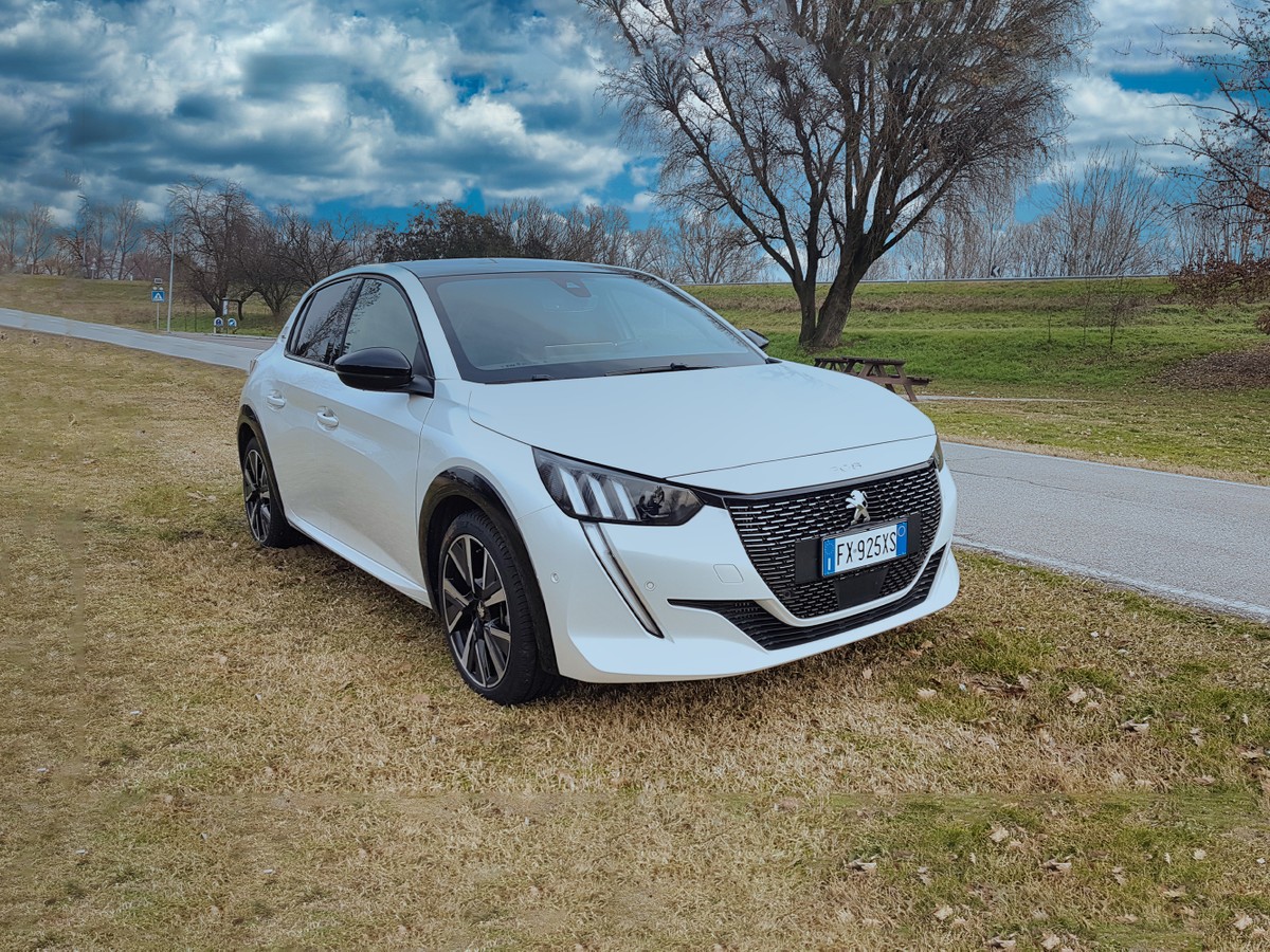 Peugeot 8 Gt Line Puretech 130 Cv Recensione E Video Hdmotori It