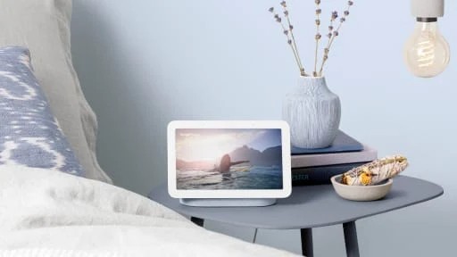 Nest Hub, sveglia perfetta per il comodino. Analisi del sonno, ampio  display e musica: arriva il 4 maggio