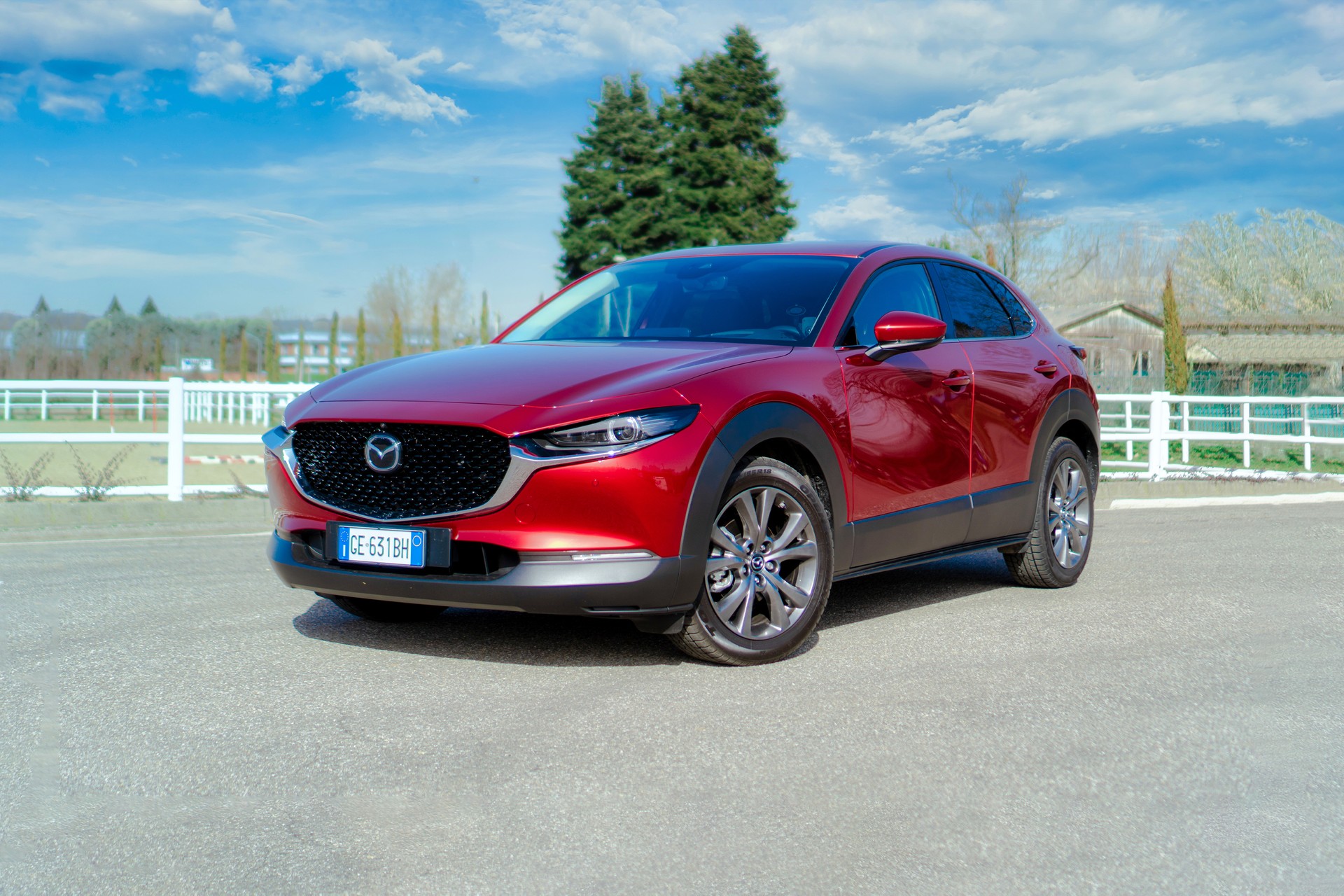 Recensione Mazda CX-30 2024 e-Skyactiv X, la prova del crossover. Quanto  consuma? 