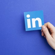 LinkedIn, i tuoi contatti potranno confermare dove hai lavorato