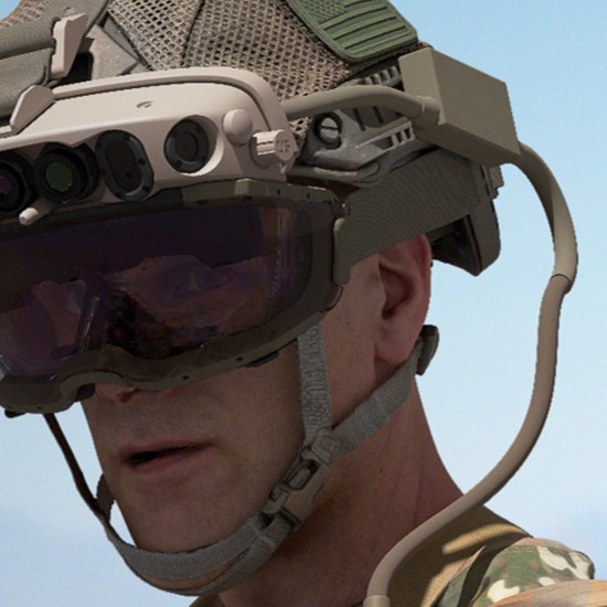 Microsoft fa affari miliardari con l'esercito USA: ai soldati visori basati  su HoloLens 