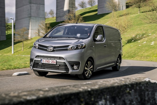 toyota proace elettrico 9 posti autonomia