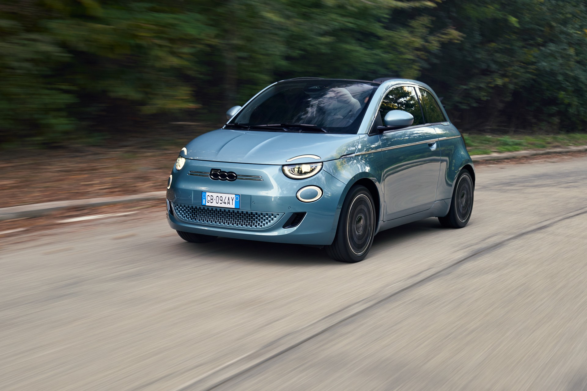 La Fiat 500 Giardinetta diventa elettrica con le batterie Tesla