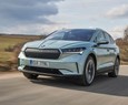 Skoda Enyaq 80 iV: prova su strada, autonomia (77 kWh) e prezzi | Video