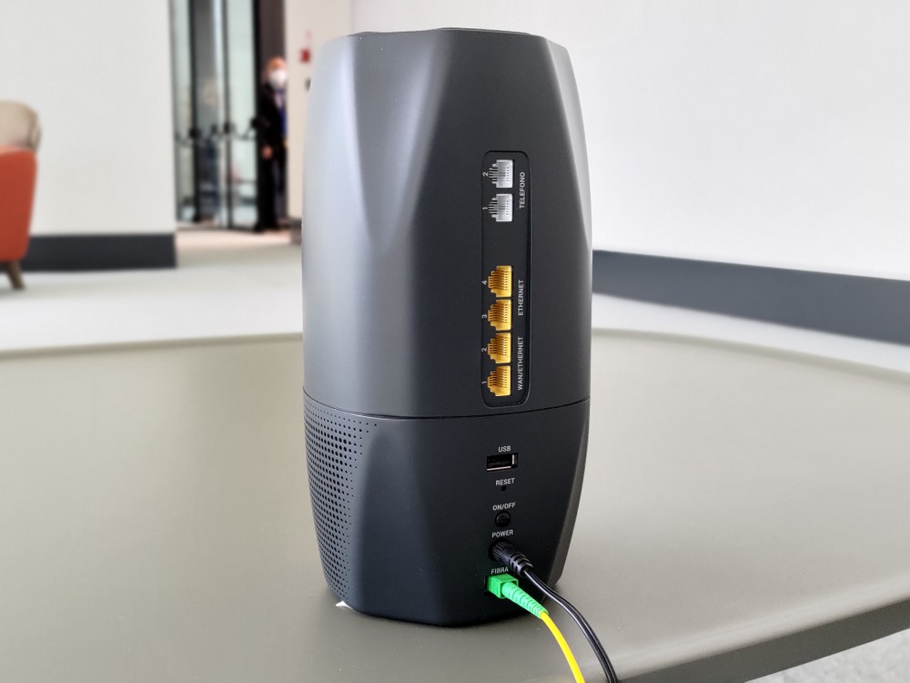 Fastweb NeXXt, il nuovo router è uno smart speaker Alexa con Wi-fi 6 e  extender mesh