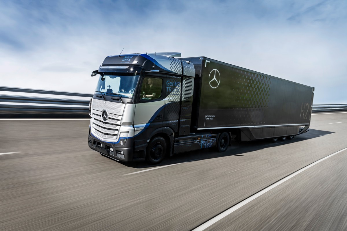 Daimler Trucks Partono I Test Intensivi Sul Mercedes Benz Genh2 Truck