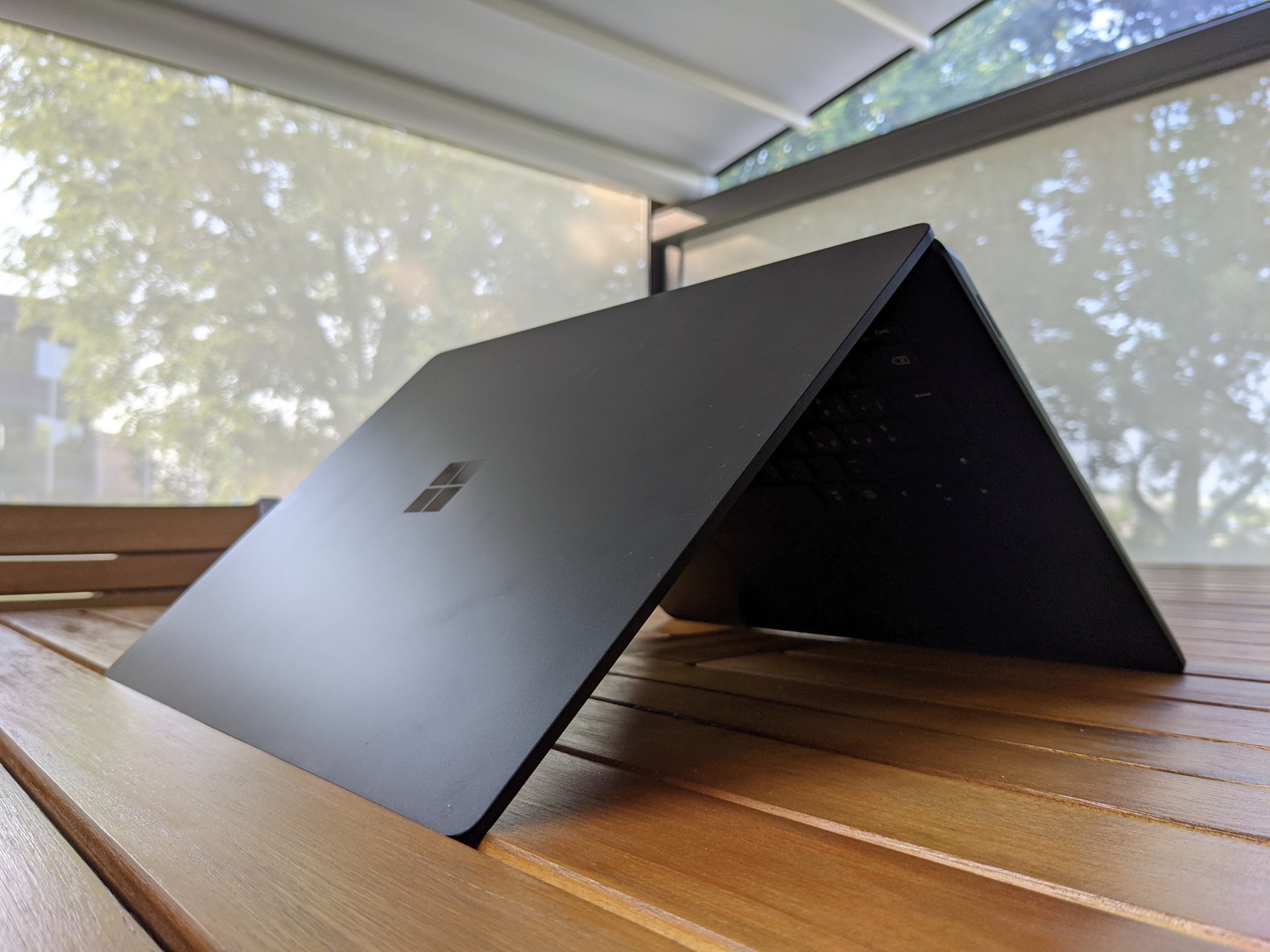 Stand Kensington Per Surface Pro E Surface Go, Sviluppato Con Microsoft, Regolabile In Altezza E Inclinazione, Nero