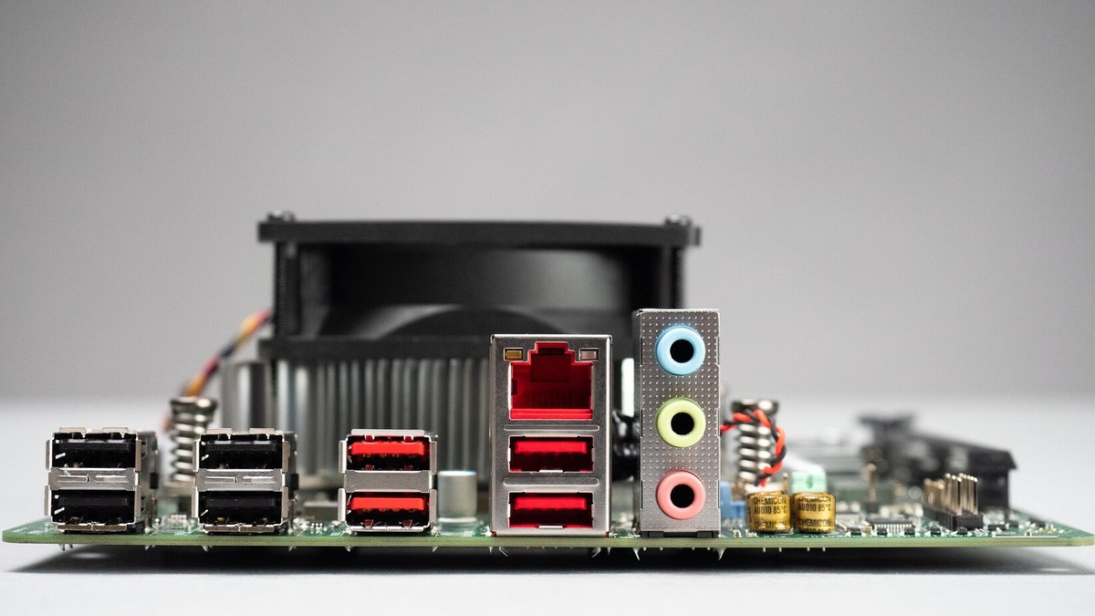 AMD 4700S Desktop Kit ufficiale: basata sul SoC Zen 2 di Xbox