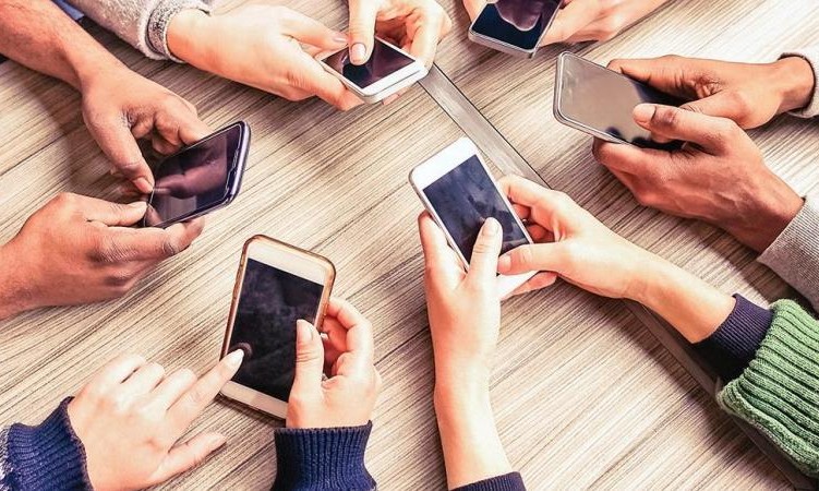Smartphone: al mondo sono 4 miliardi, uno ogni due persone - HDblog.it