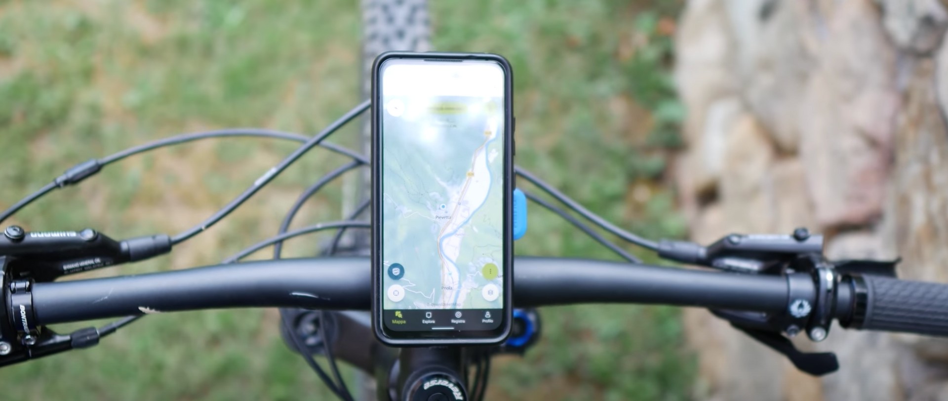 Lo smartphone in bici (e altri sport) per tracciare e pianificare