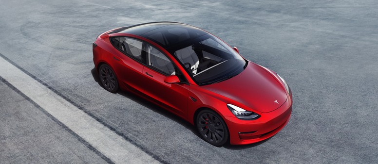 Tempi duri per il nuovo volante Yoke di Tesla: i dubbi di Consumer Reports  