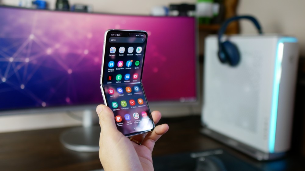 Samsung One UI 4.1, si comincia: i primi a riceverla saranno Galaxy Z Fold 3 e Z Flip 3