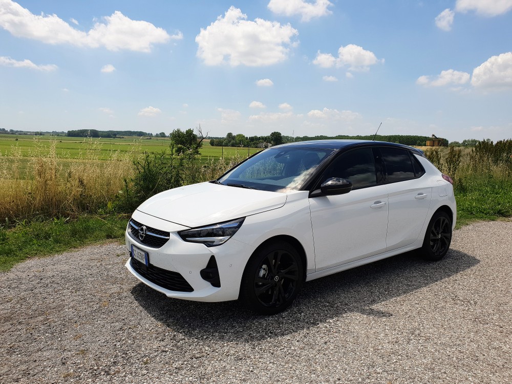 Opel Corsa, al volante della 3 cilindri 1.2 da 100 CV