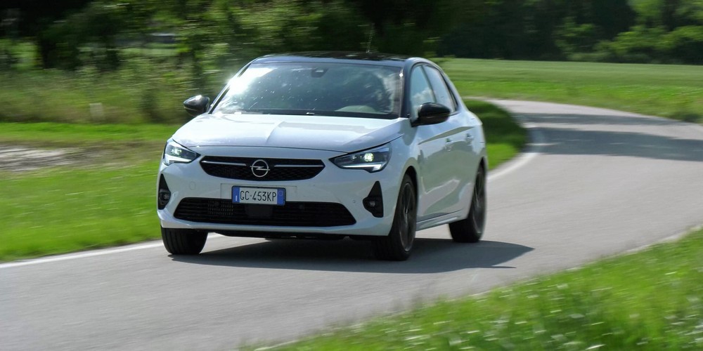 Opel Corsa, il restyling arriverà nel 2022. Ecco come ce lo immaginiamo 