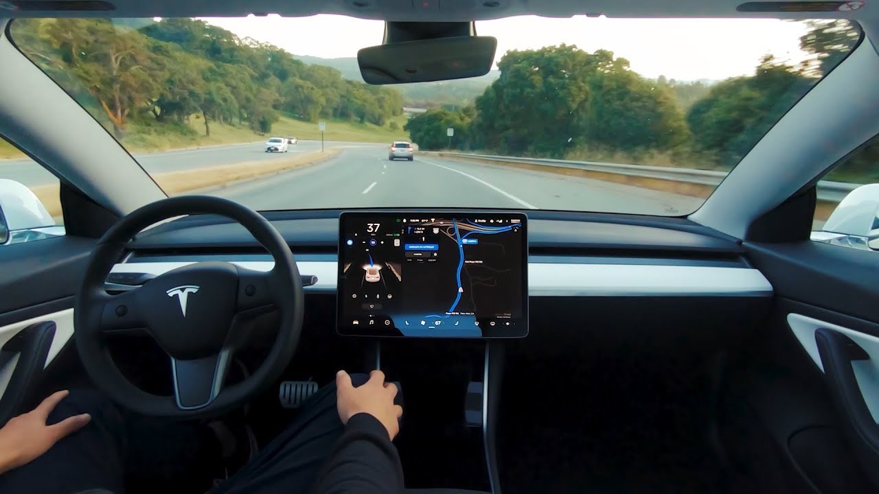 ControSterzo, proviamo la Full Self Driving di Tesla con ospite a sorpresa | Live 15.30